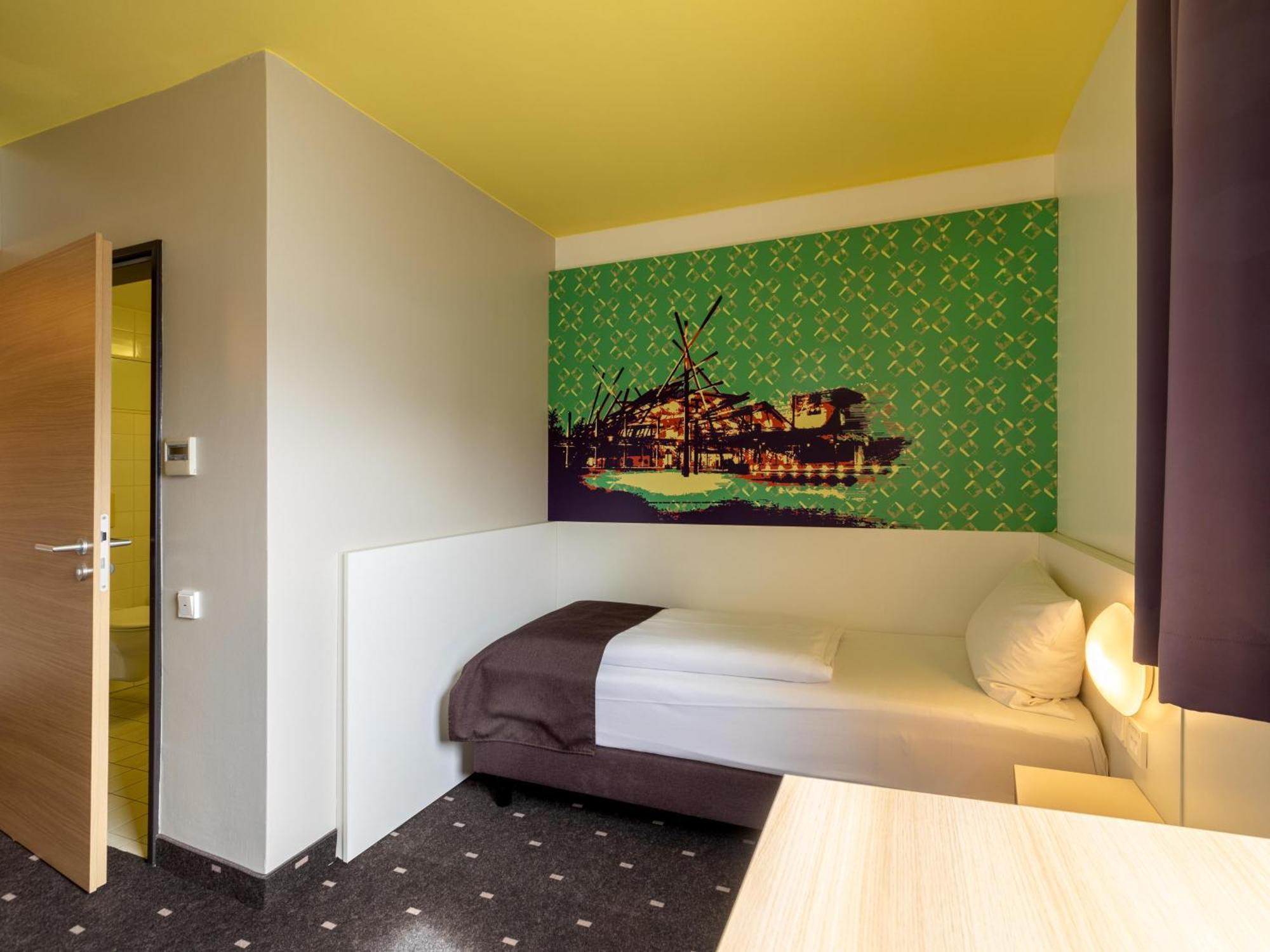 B&B Hotel Oberhausen Am Centro Екстериор снимка